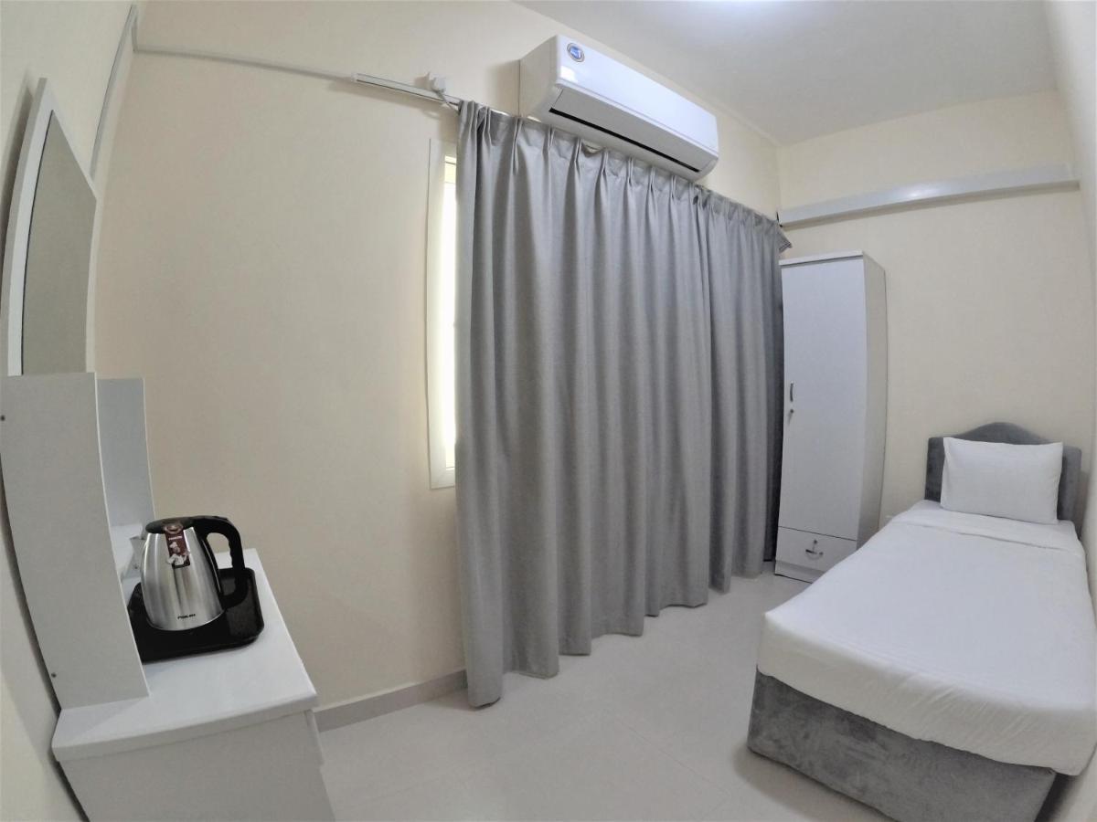 Hor Al Anz Star Residence - Home Stay Дубай Екстериор снимка